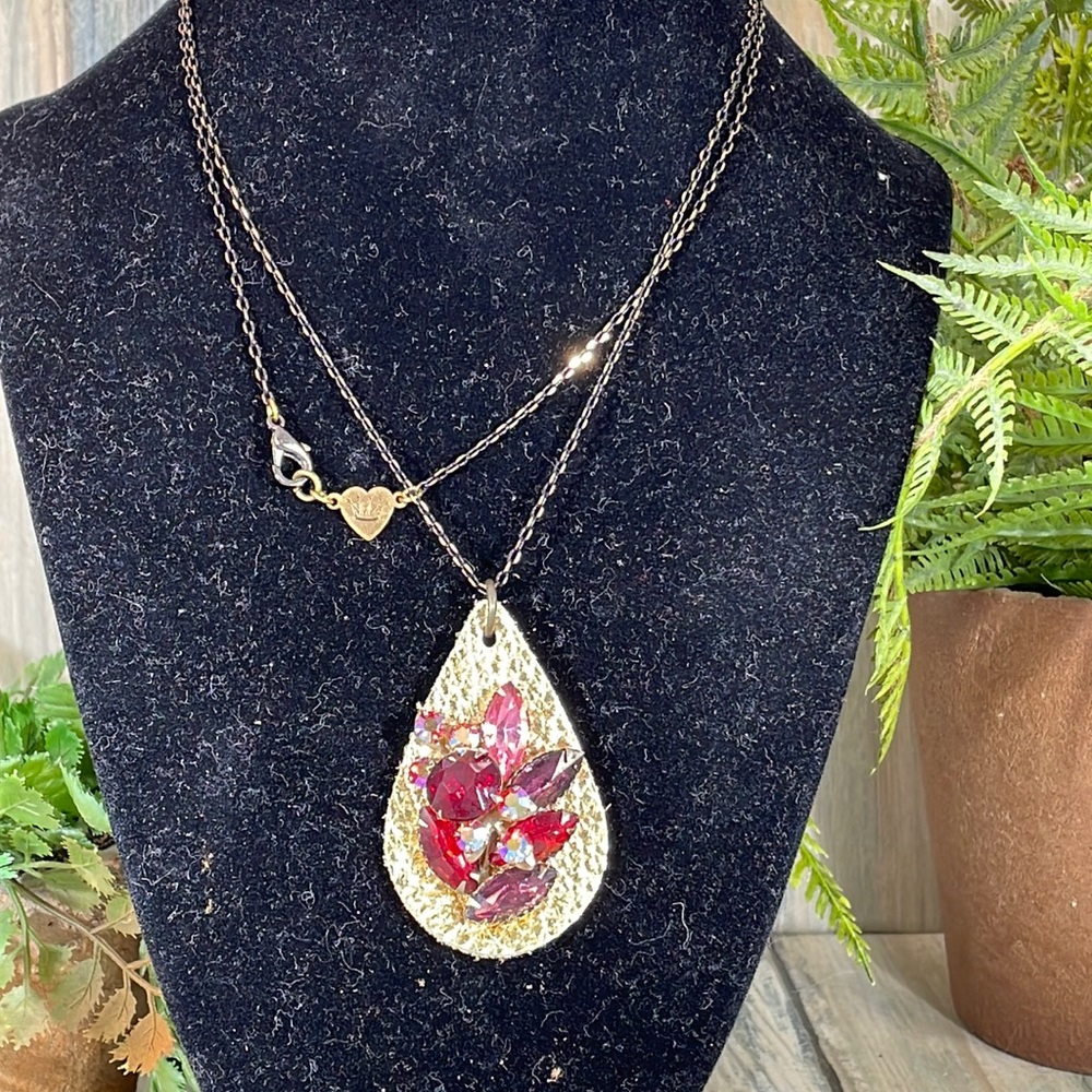 ⭐️Adorned Crown Artisan assemblage leather drop rhinestone chain necklace